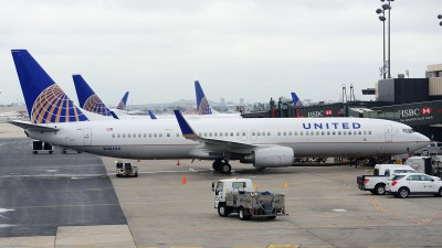 Капитализация United Airlines упала на $750 млн после инцидента со снятием пассажира