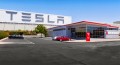 Tesla уволила 400-700 сотрудников