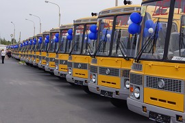 Правительство выделило деньги на "скорые" и школьные автобусы