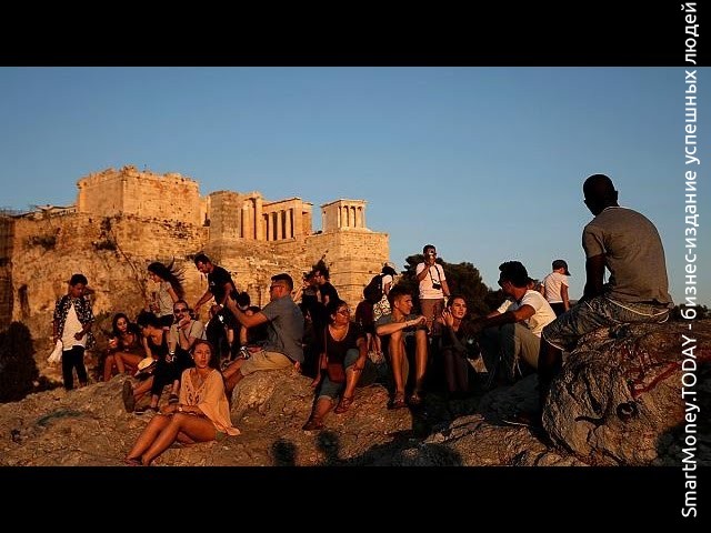 Греческий турбизнес страдает от недостатка туристов из-за беженцев